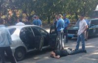 В Днепропетровской области работники охранной фирмы пытались отобрать деньги у службы доставки