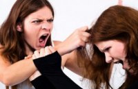 В Херсонской области по факту драки между школьницами возбудили уголовное производство