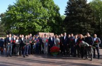 Команда ОПЗЖ возложила цветы к Монументу Вечной Славы