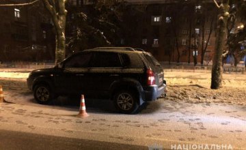 В Харькове водитель внедорожника сбил двух людей на пешеходном переходе (ФОТО)