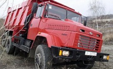 На территории Первомайского карьера у «КрАЗ-6510» отказали тормоза: водитель госпитализирован