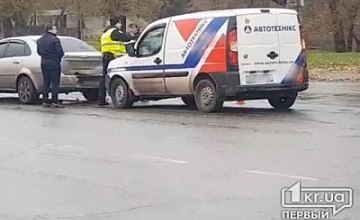 На Днепропетровщине фургон «догнал» легковушку (ФОТО)