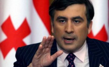 Саакашвили ввел режим военного положения в Грузии