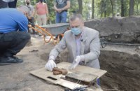 Борис Филатов: предварительные результаты раскопок Лазаревской церкви позволяют считать, что могила Поля будет найдена