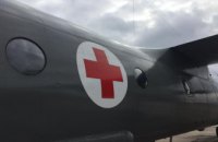 Сегодня из больницы Мечникова раненых военным вертолетом отправили на дальнейшее лечение