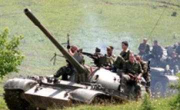 Россия: правительство РФ направило в Абхазию 9 тыс. военных и 350 бронемашин