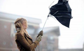 В Днепропетровской области сохраняется штормовое предупреждение: сильный ветер и дождь с  мокрым снегом 