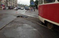 В Днепропетровске трамвай переехал женщину