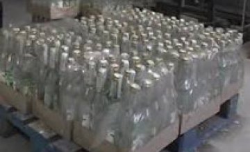 В Днепропетровске изъяли 170 тыс бутылок поддельной водки