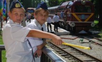 С начала сезона Днепропетровская детская железная дорога перевезла 9 тыс пассажиров