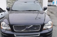Под Днепром обнаружили элитный автомобиль-двойник (ФОТО)