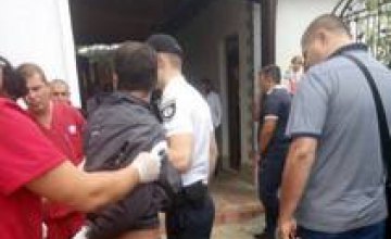 В Одессе в парикмахерской правоохранитель стрелял в иностранца (ВИДЕО)