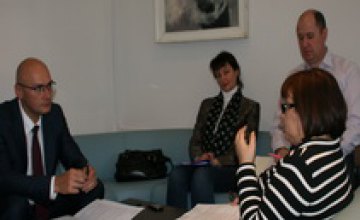 Евгений Удод провел встречу с руководителем проекта по оптимизации местного самоуправления DESPRO