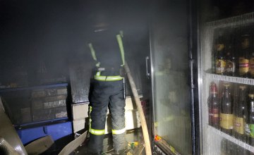 Ночью в Днепропетровской области сгорел продуктовый магазин