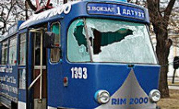 Первый трамвай тоже «поболел» за ФК «Днепр» в день матча