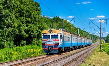 УЗ назначила 5 дополнительных поездов ко Дню Независимости 
