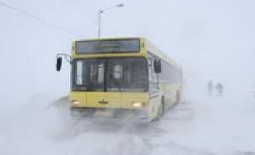 В Грузии в связи со снегопадом запрещено движение по автодорогам
