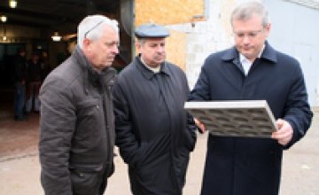 В Днепропетровске на тротуарах будет установлена специальная рельефная плитка для удобства передвижения незрячих, - Вилкул