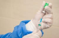 Каждый день на Днепропетровщине вакцинируют от коронавируса почти 2 тыс человек
