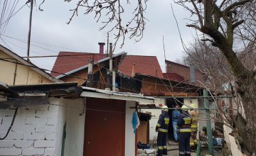 Пожарные ликвидировали возгорание в частном секторе Чечеловского района