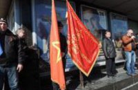 В Днепропетровске состоялся пророссийский митинг в честь  погибших правоохранителей, со дня смерти которых прошло 40 дней (ФОТО)