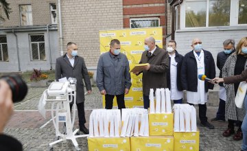 Дніпропетровщина отримала 15 апаратів штучної вентиляції легень від ДТЕК та Фонду Ріната Ахметова від початку пандемії