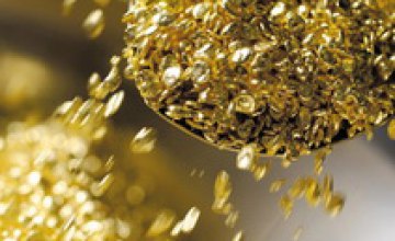 На мировых рынках произошел обвал цен на золото