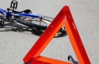 На Днепропетровщине пассажирская маршрутка сбила велосипедиста: есть пострадавшие