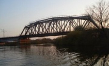 В Донецкой области неизвестные взорвали мост