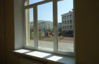 На Днепропетровщине замена школьных окон стоила государству почти 1 млн грн
