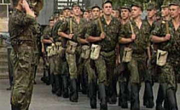 Военнослужащим Украины повысят зарплаты и выдадут квартиры