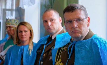 Две днепровские больницы получили медикаменты от литовцев
