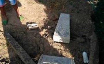 В Одесской области поймали кладбищенских вандалов