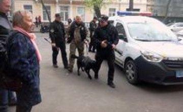 В Одессе «заминировали» суд: эвакуировано 200 человек