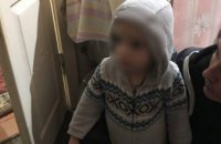 В Днепре посреди ночи из дома сбежал 2-летний мальчик