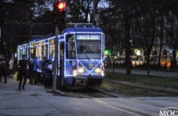 ​В Днепре пустили «новогодние» трамваи (ФОТО)