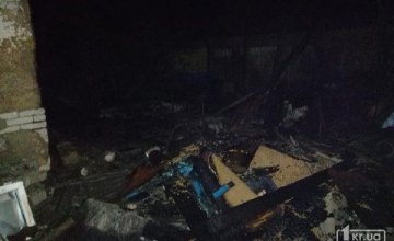 На Днепропетровщине ночью сгорел гараж 