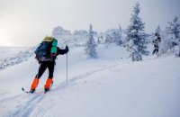 ​В Карпатах нашли лыжника, который заблудился в горах 4 дня назад (ВИДЕО)