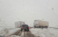 Движение по трассе «Днепропетровск – Харьков» заблокировано из-за снегопада
