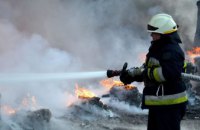 В Днепре на открытой территории предприятия огнем уничтожено 400 кв. метров полиэтиленового сырья (ФОТО, ВИДЕО)