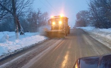 ​В ночь на 9 января на дорогах Днепра работало 86 снегоуборочных машин