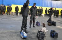 В Днепропетровске таможенные собаки обнаружили тайники с наркотиками, оружие и взрывчатку (ФОТО)