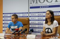 Журналисты Днепра запустили социальный флешмоб «Заплати за бабушку – «помоги» горсовету»