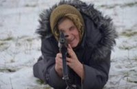 Во Львове 68-летняя бабушка прошла курсы по стрельбе из автомата (ФОТО)