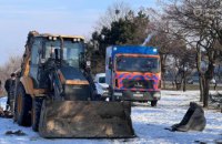 Комунальні служби Дніпра безупинно працюють над ліквідацією пошкоджень водоводу: відновлення постачання очікується до кінця дня