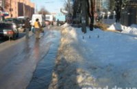 В Днепропетровске на проспекте Гагарина разлилось озеро горячей воды