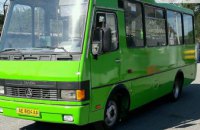 На Днепропетровщине пассажирский автобус без тормозов чуть не задавил пешеходов (ВИДЕО) 