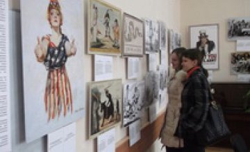 В НГУ стартовала выставка американской карикатуры