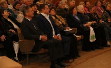 Наша задача - окружить заботой, пониманием и сыновним теплом каждого пенсионера Днепропетровска, – Борис Филатов
