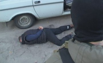 СБУ завершила следствие относительно группы мужчин, бросивших гранату в райвоенкомат Днепропетровска